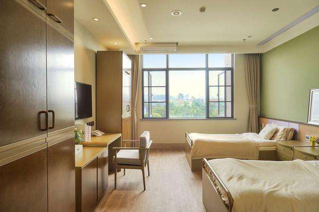 为什么敬老院住不满人？